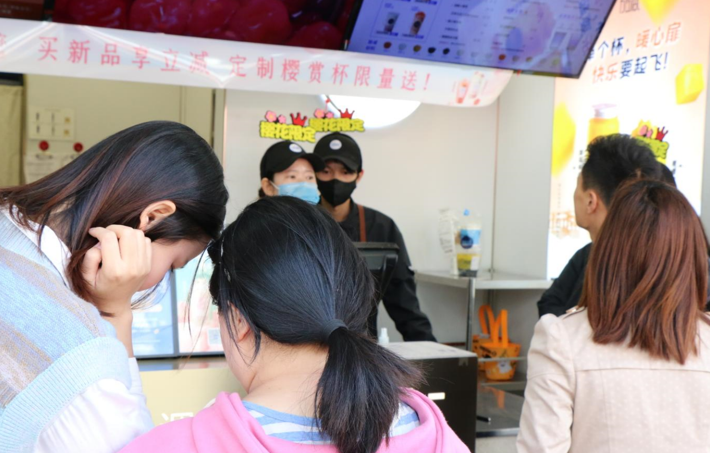 谈球吧茶饮：奶茶加盟市场火热，为什么有些人却无法加入