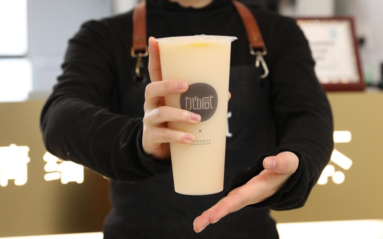 谈球吧茶饮：选择奶茶加盟应该考虑品牌哪些实力